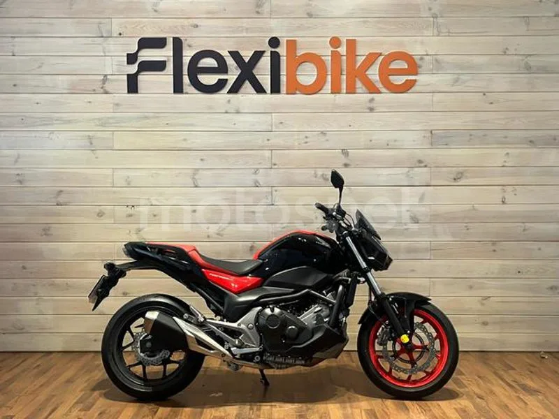 Honda NC750S - Vista 3