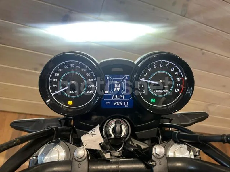Kawasaki Z650 - Vista 13