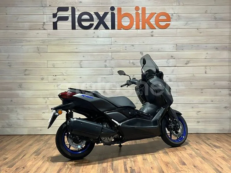 Yamaha XMAX 300 - Vista 4