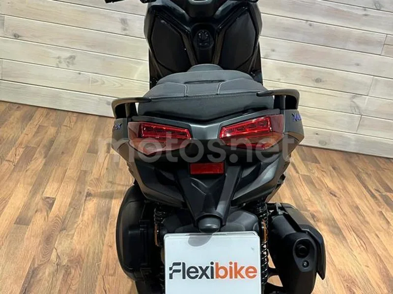 Yamaha XMAX 300 - Vista 6