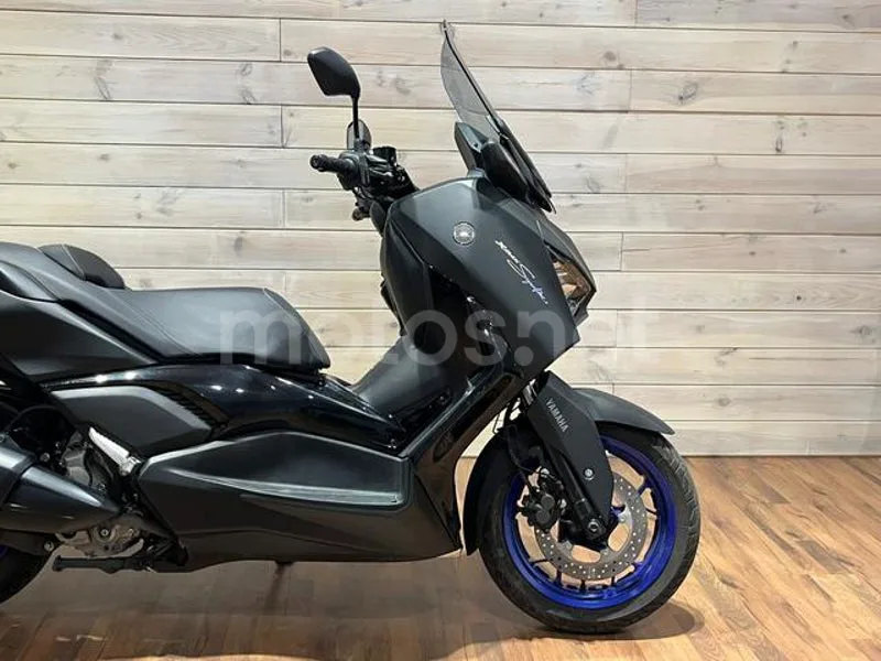 Yamaha XMAX 300 - Vista 8