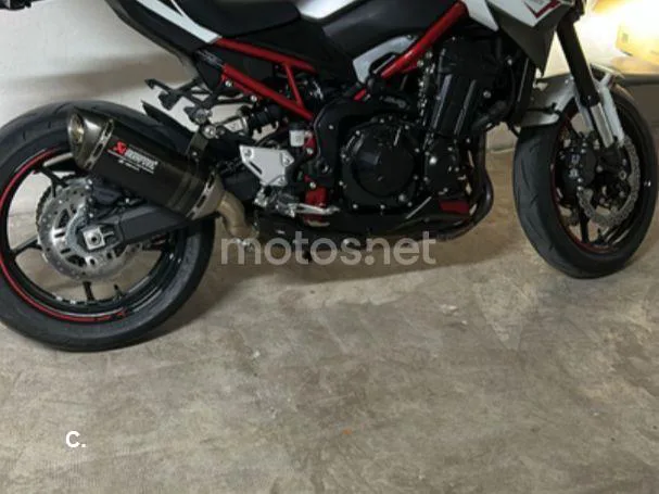 Kawasaki Z900 - Vista 3