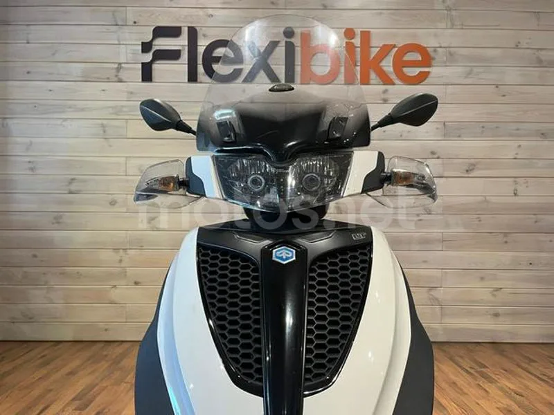 Piaggio MP3 - Vista 10