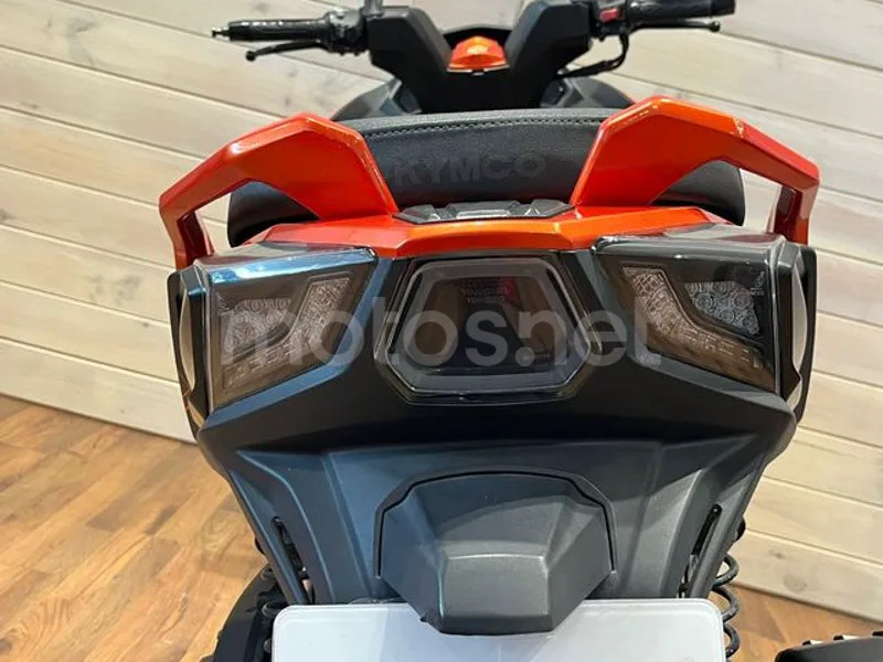 Kymco DTX 350 - Vista 6
