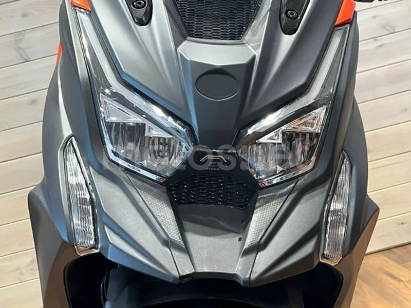 Kymco DTX 350 - Vista 10