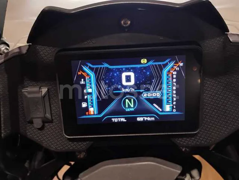 QJ Motor SRT 700 X - Vista 13