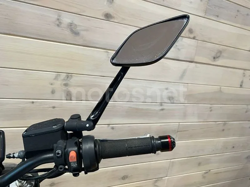 Aprilia Shiver 900 - Vista 15