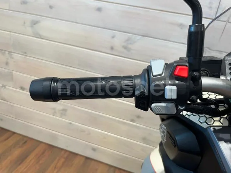 Keeway Vieste 300 XDV - Vista 12
