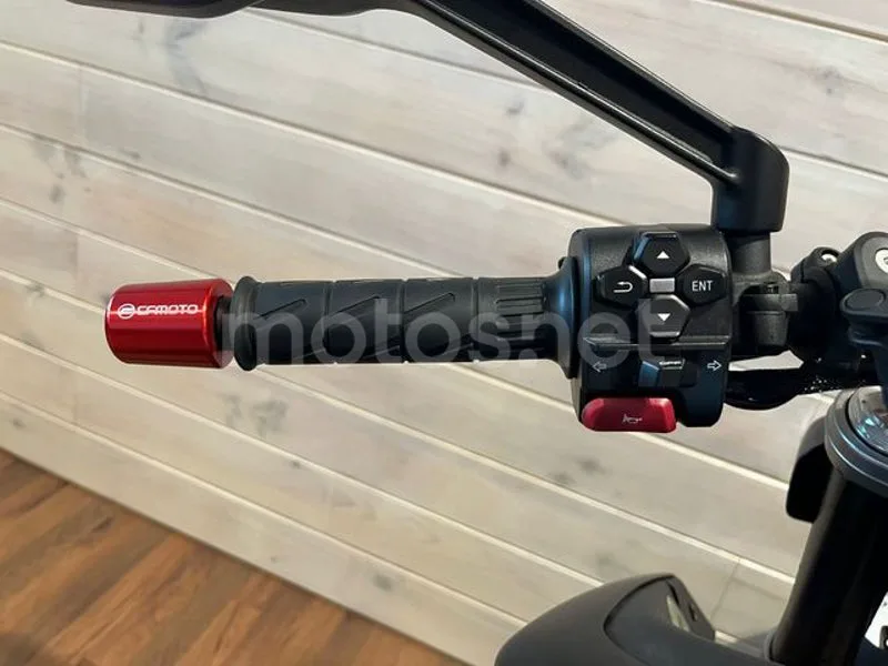 CFMOTO 450NK - Vista 11