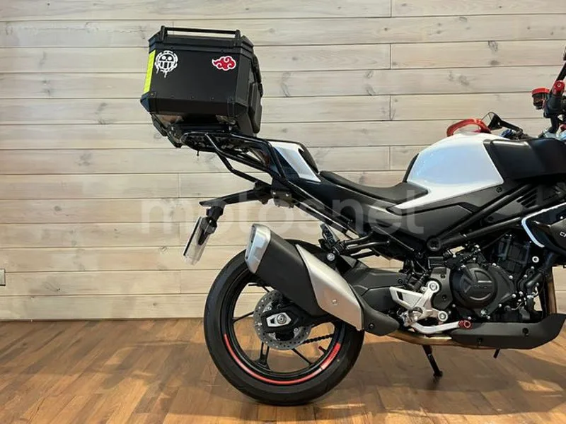 CFMOTO 450NK - Vista 6