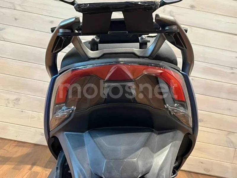 Kymco X-Town CT 300 - Vista 6