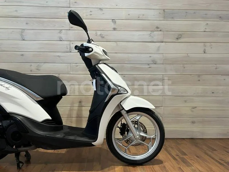 Piaggio Liberty S 125 - Vista 8