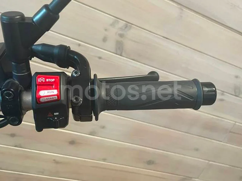 Yamaha MT-07 - Vista 14