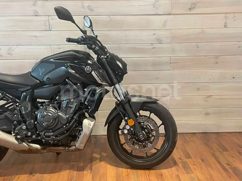 Yamaha MT-07 - Vista 8