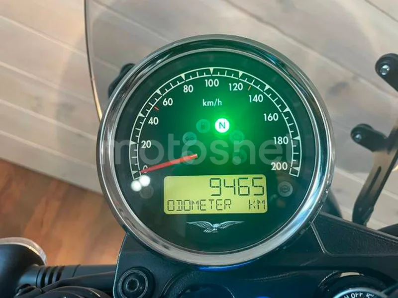 Moto Guzzi V7 II - Vista 13