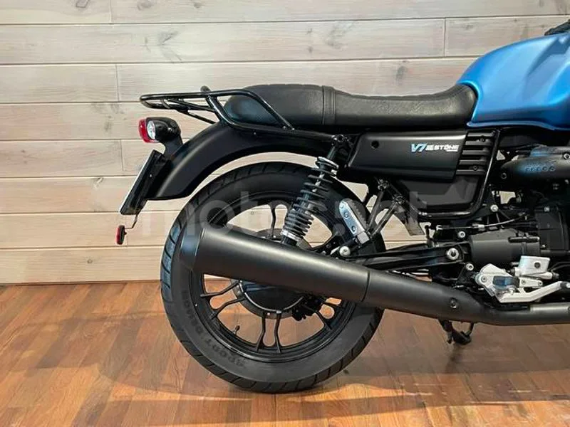 Moto Guzzi V7 II - Vista 7