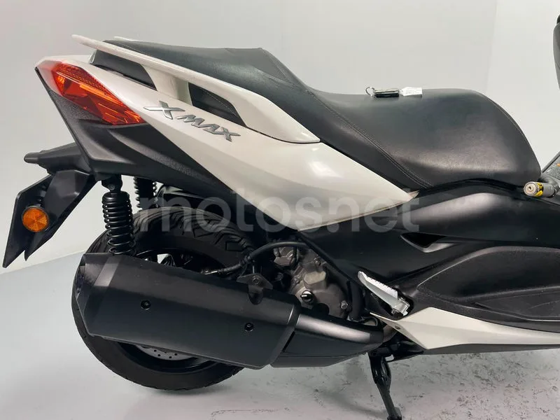 Yamaha XMAX 300 - Vista 19