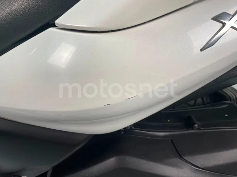 Yamaha XMAX 300 - Vista 10