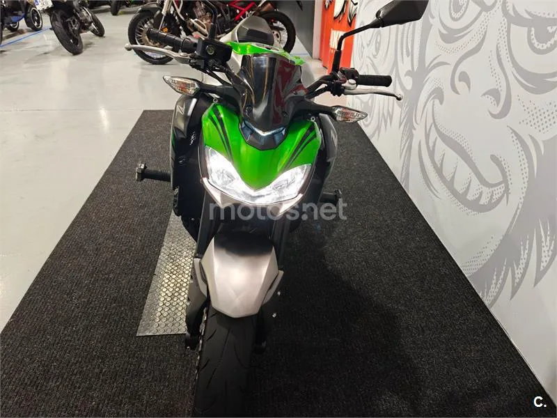 Kawasaki Z900 - Vista 4