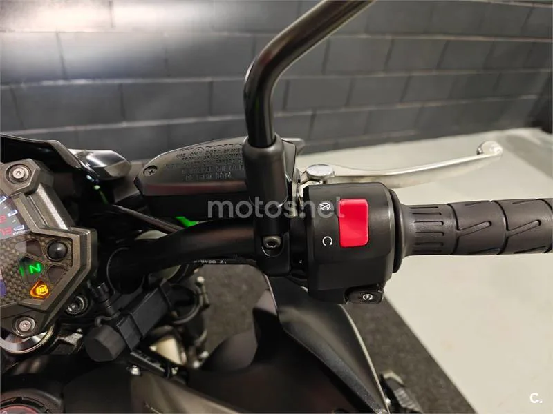 Kawasaki Z900 - Vista 10