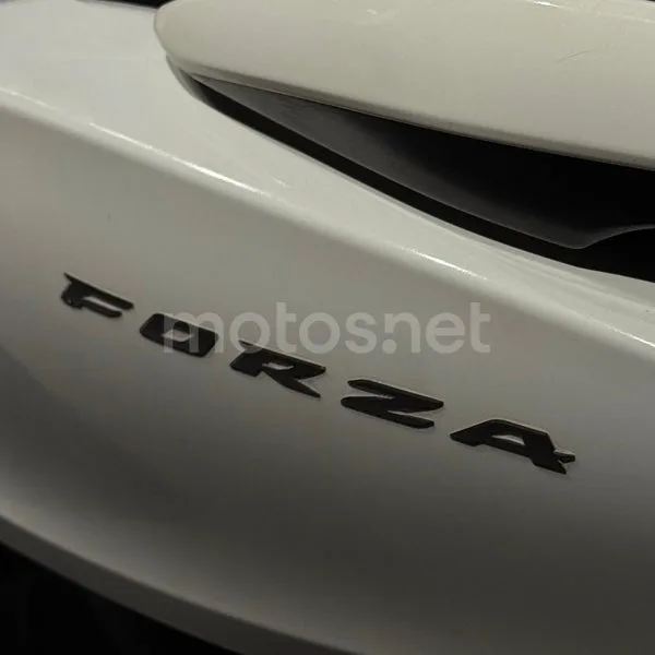 Honda Forza 300 - Vista 6