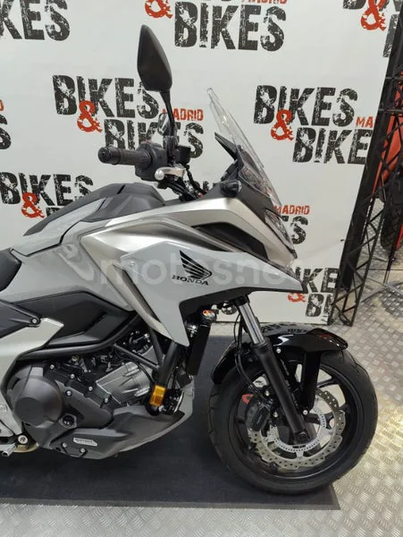 Honda NC750X - Vista 8