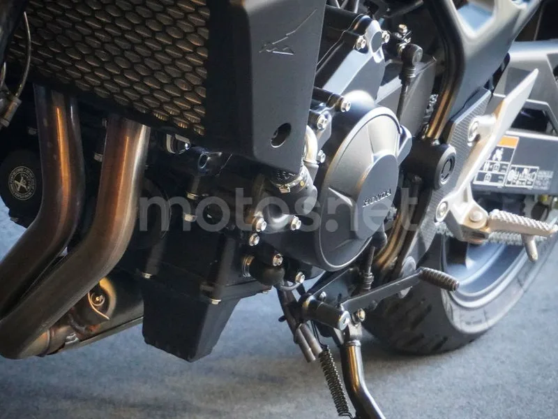 Honda CB750 Hornet - Vista 16