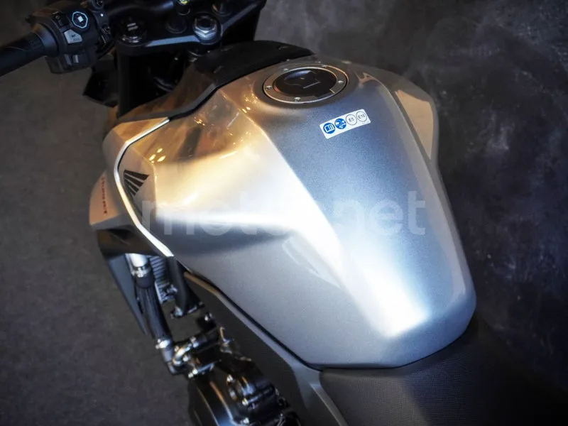 Honda CB750 Hornet - Vista 19