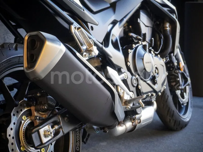 Honda CB750 Hornet - Vista 9