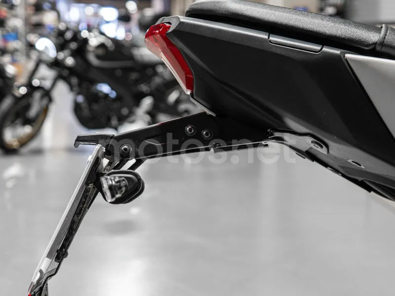 Yamaha MT-07 - Vista 13