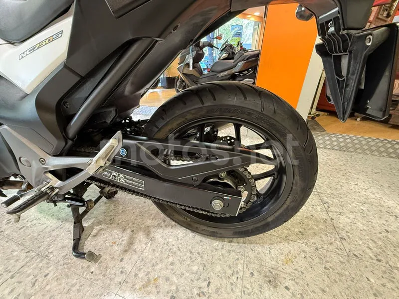 Honda NC750S - Vista 15