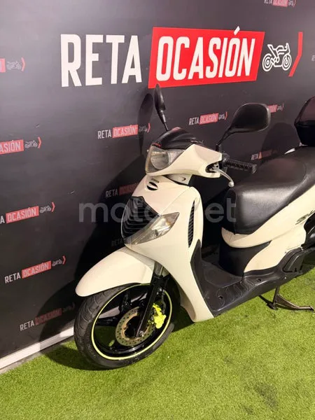 Honda SH125i - Vista 4