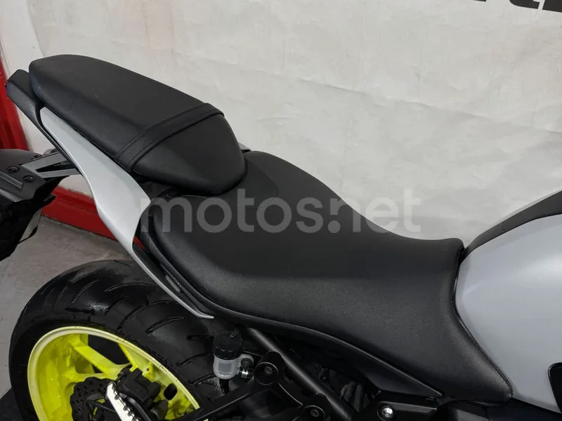 Yamaha MT-07 - Vista 11