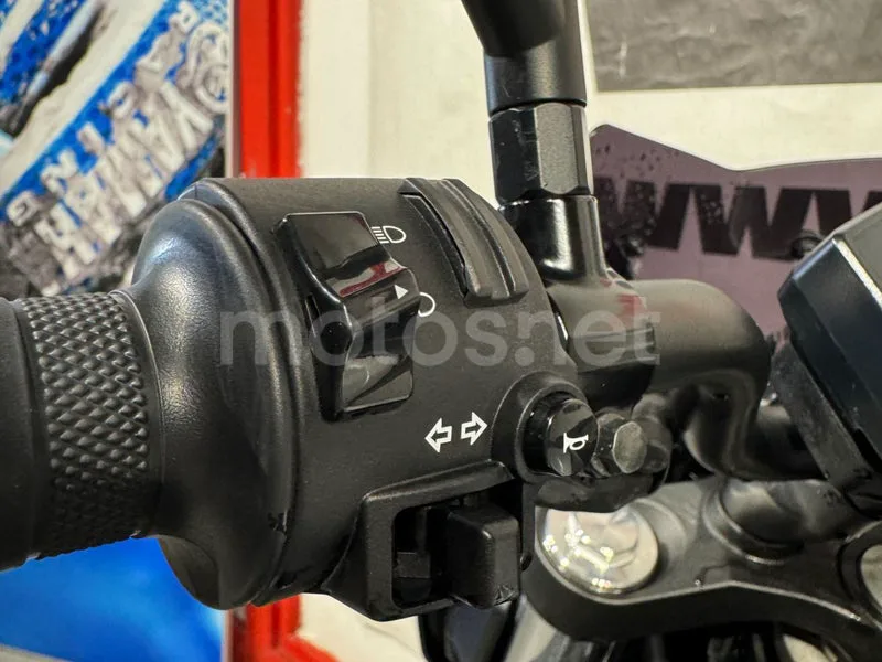 Yamaha MT-07 - Vista 13