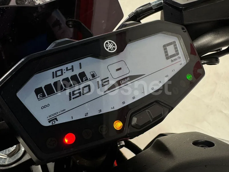 Yamaha MT-07 - Vista 14