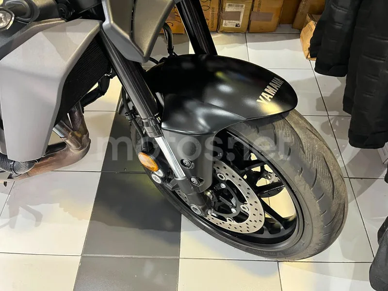 Yamaha MT-09 - Vista 5