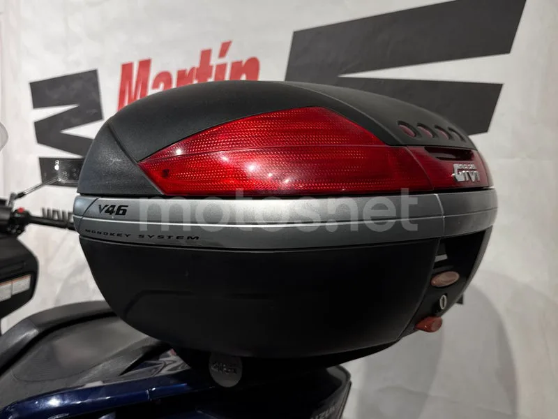 Suzuki Burgman 400 - Vista 11