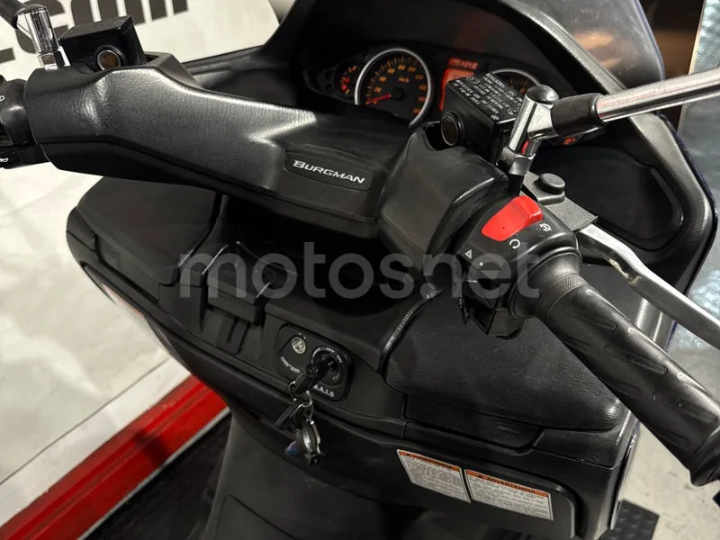 Suzuki Burgman 400 - Vista 13