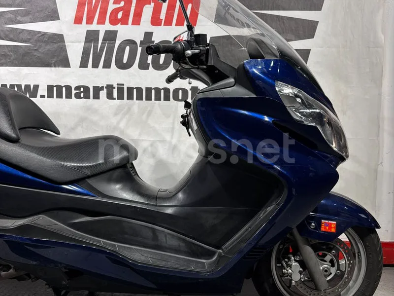 Suzuki Burgman 400 - Vista 10