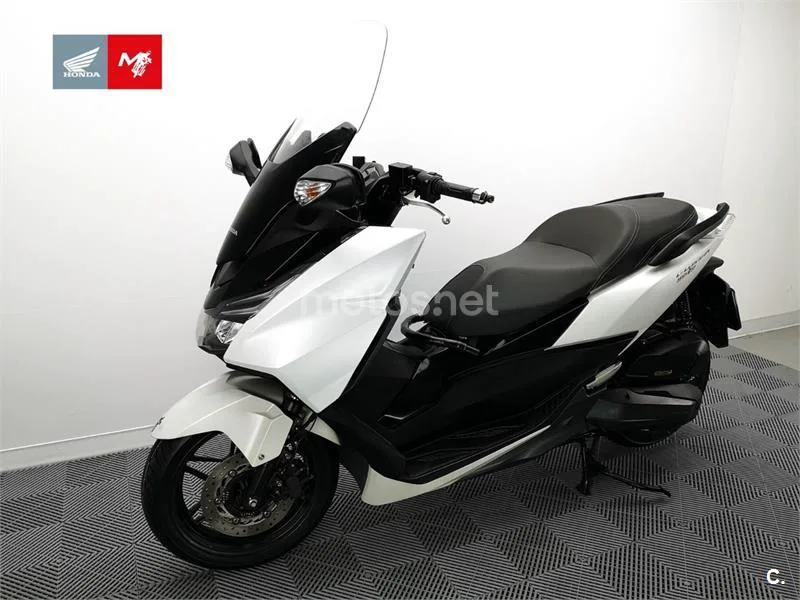Honda Forza 125 - Vista 17