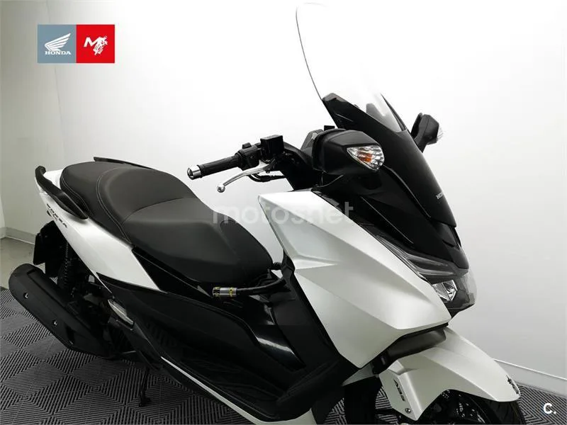 Honda Forza 125 - Vista 3