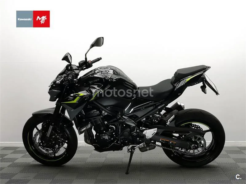Kawasaki Z900 - Vista 15