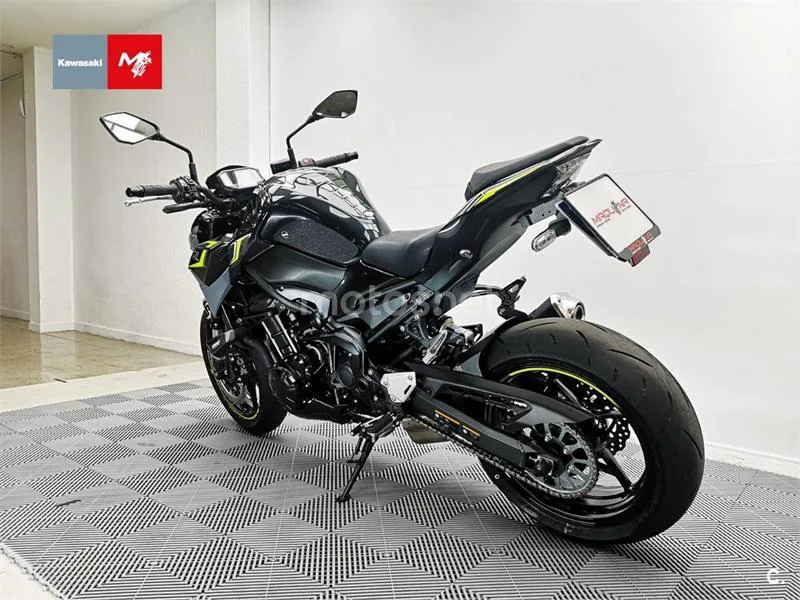 Kawasaki Z900 - Vista 18