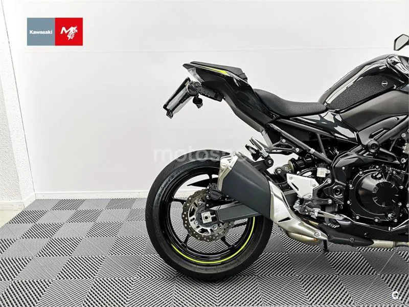 Kawasaki Z900 - Vista 7