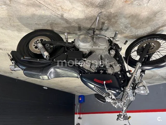 Harley-Davidson Sportster 883 Custom - Vista 3