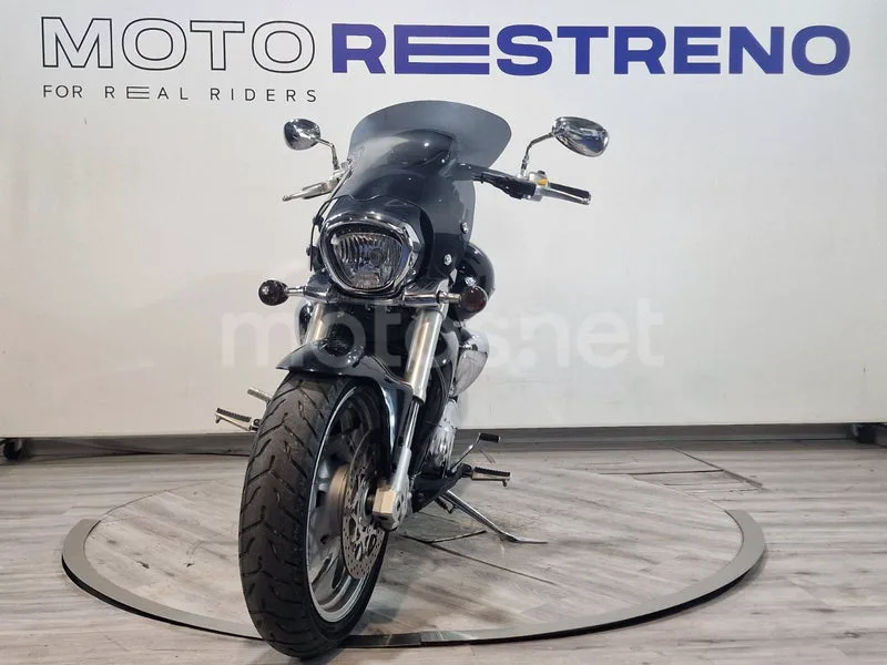 Suzuki Intruder M1800R - Vista 4