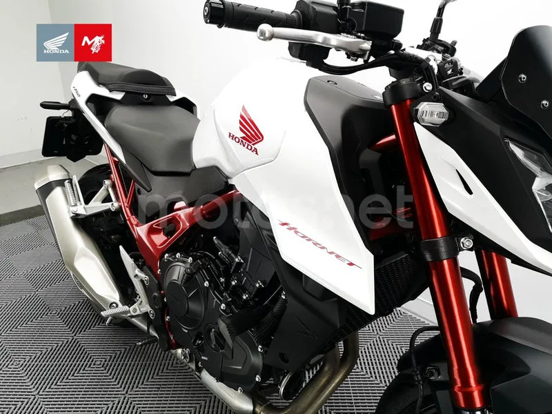 Honda CB750 Hornet - Vista 14