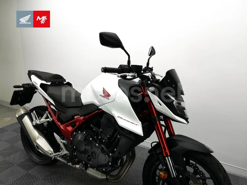 Honda CB750 Hornet - Vista 3