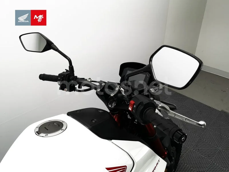 Honda CB750 Hornet - Vista 8