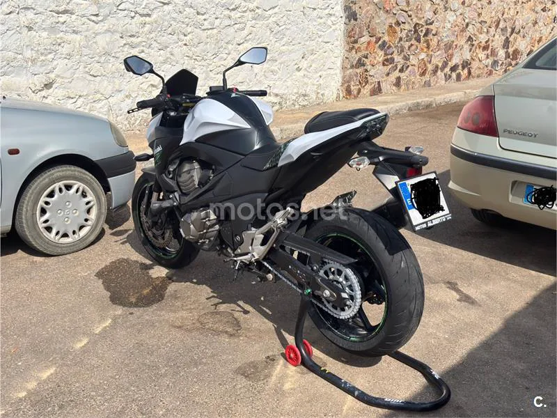 Kawasaki Z800 - Vista 3